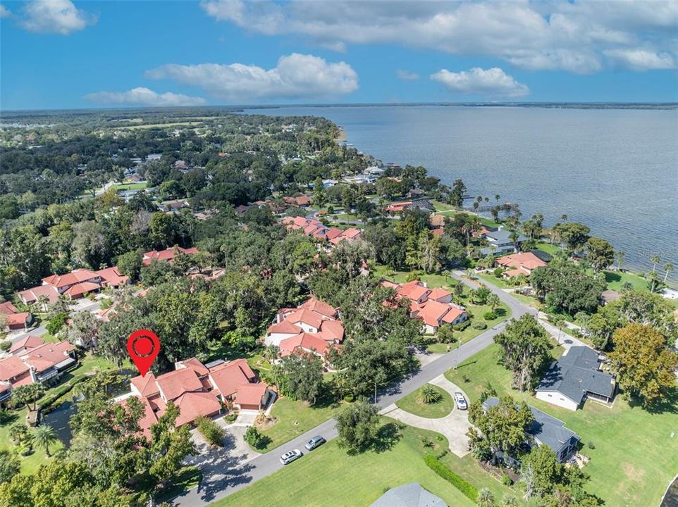 For Sale: $325,000 (3 beds, 3 baths, 1872 Square Feet)