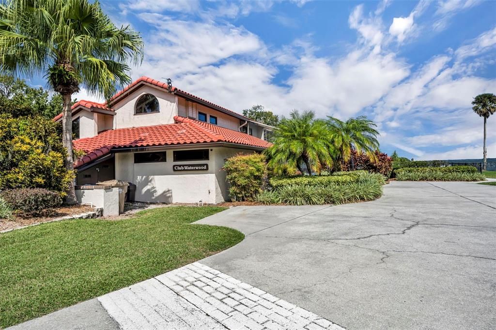 For Sale: $325,000 (3 beds, 3 baths, 1872 Square Feet)