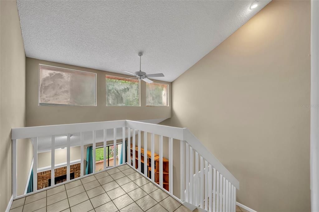 For Sale: $325,000 (3 beds, 3 baths, 1872 Square Feet)