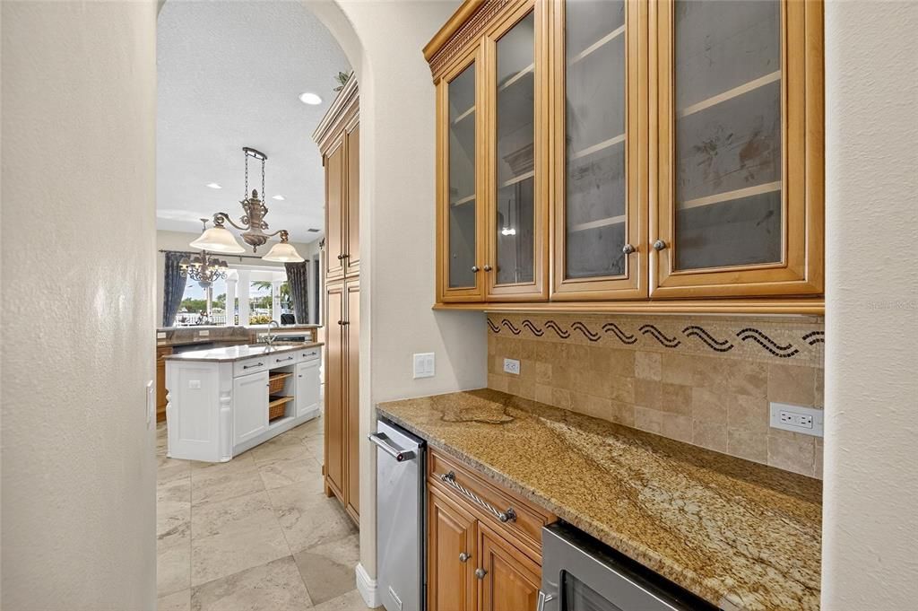 В аренду: $8,000 (4 спален, 4 ванн, 4089 Квадратных фут)