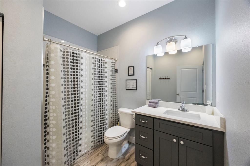 Active With Contract: $355,000 (3 beds, 2 baths, 1446 Square Feet)