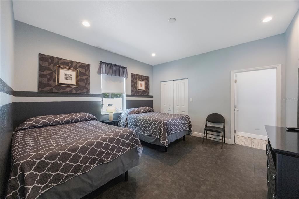 Active With Contract: $355,000 (3 beds, 2 baths, 1446 Square Feet)