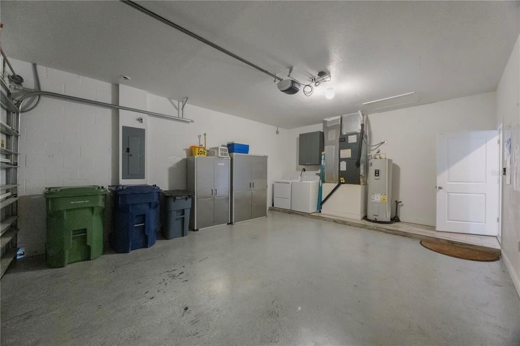 Active With Contract: $355,000 (3 beds, 2 baths, 1446 Square Feet)