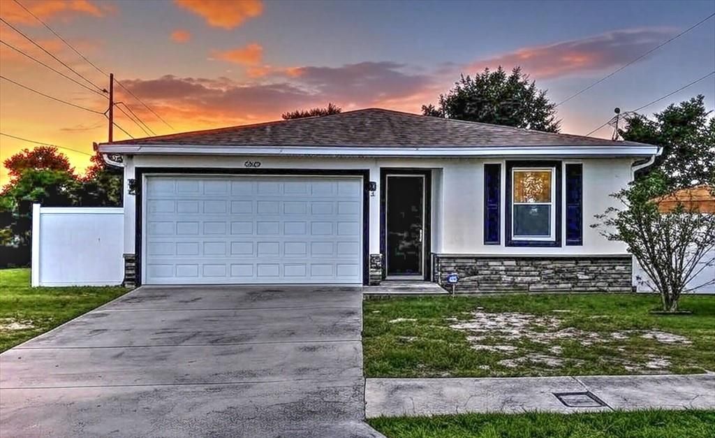 Active With Contract: $355,000 (3 beds, 2 baths, 1446 Square Feet)