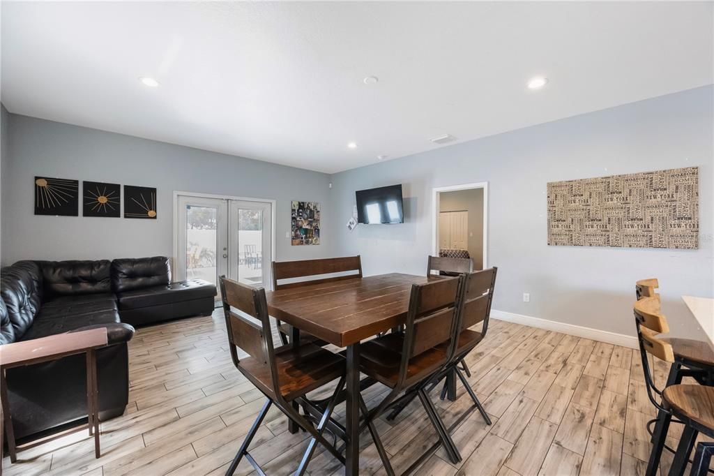 Active With Contract: $355,000 (3 beds, 2 baths, 1446 Square Feet)
