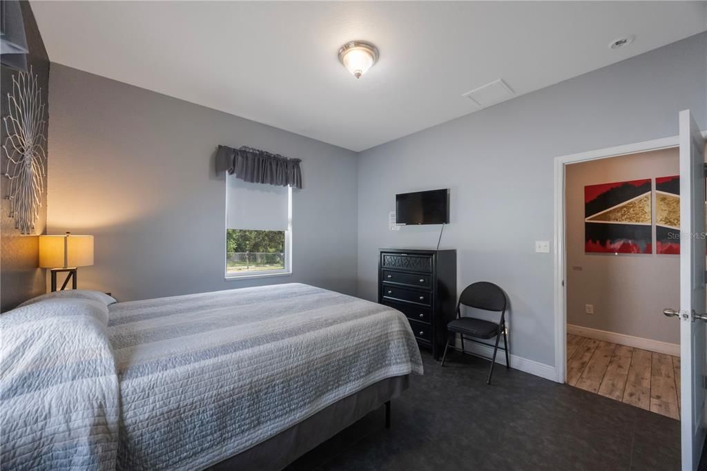 Active With Contract: $355,000 (3 beds, 2 baths, 1446 Square Feet)