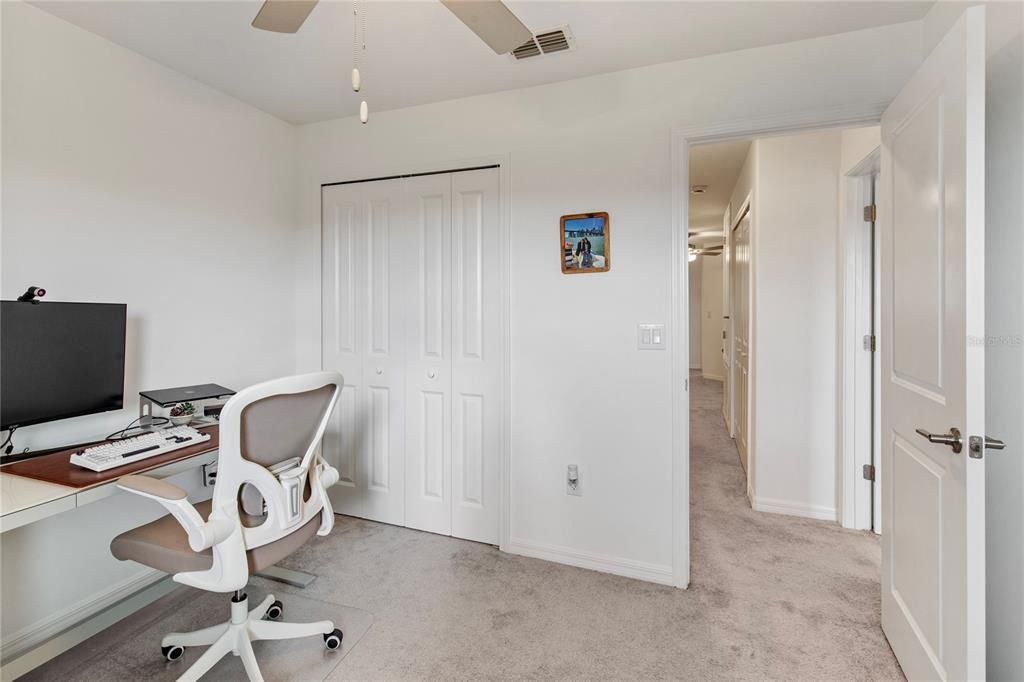 待售: $299,999 (3 贝兹, 2 浴室, 1601 平方英尺)