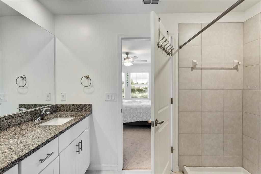 待售: $299,999 (3 贝兹, 2 浴室, 1601 平方英尺)