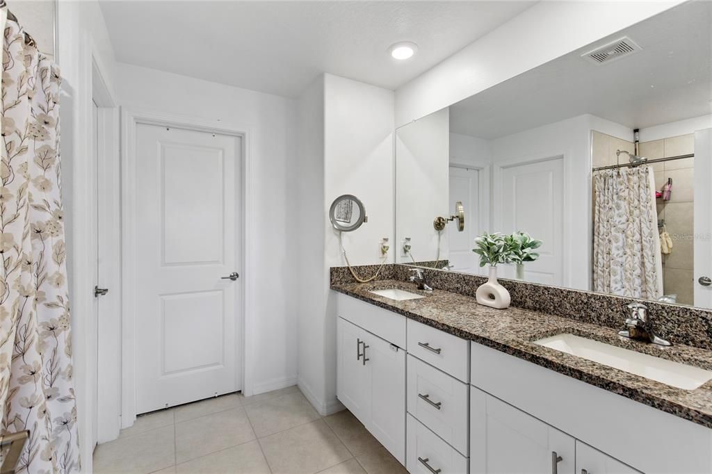 待售: $299,999 (3 贝兹, 2 浴室, 1601 平方英尺)