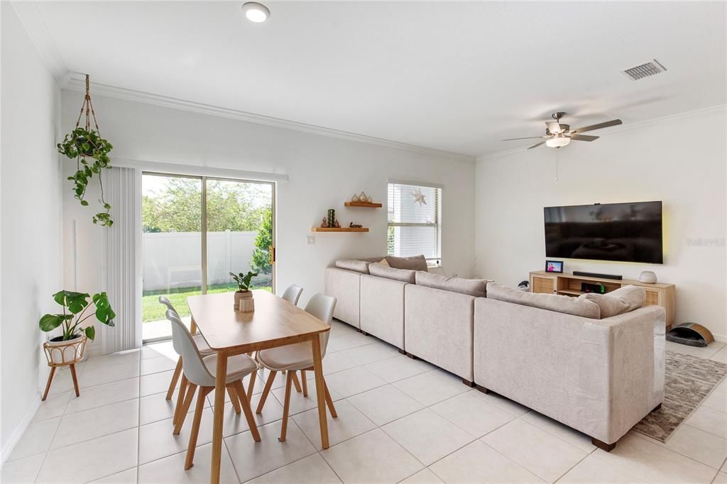 待售: $299,999 (3 贝兹, 2 浴室, 1601 平方英尺)