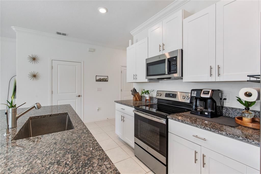 待售: $299,999 (3 贝兹, 2 浴室, 1601 平方英尺)