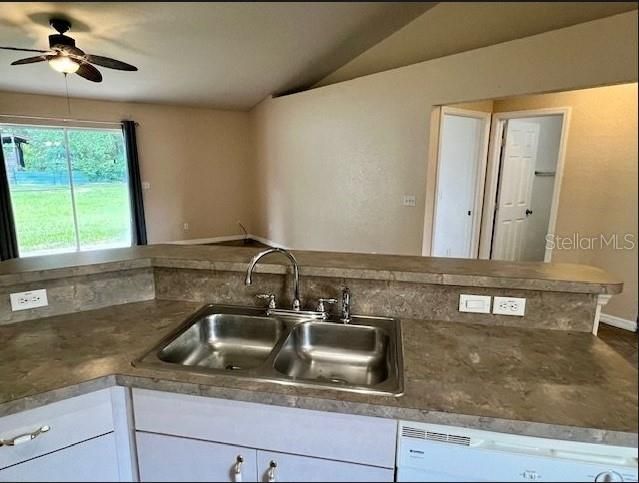 En Renta: $1,650 (3 camas, 2 baños, 1603 Pies cuadrados)