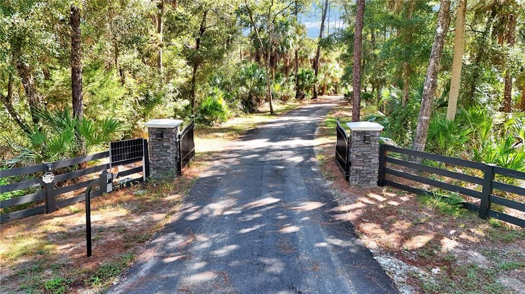 En Venta: $215,000 (4.88 acres)