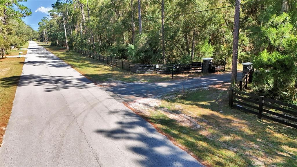 En Venta: $215,000 (4.88 acres)