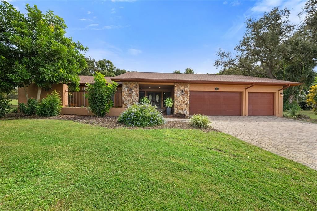 For Sale: $949,000 (4 beds, 3 baths, 3312 Square Feet)