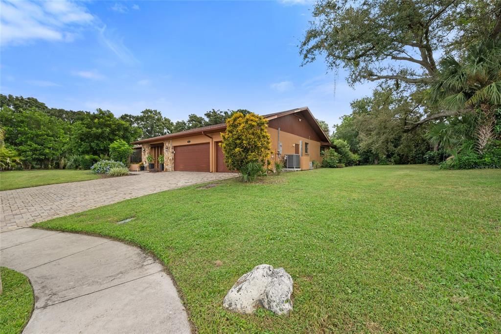 For Sale: $949,000 (4 beds, 3 baths, 3312 Square Feet)