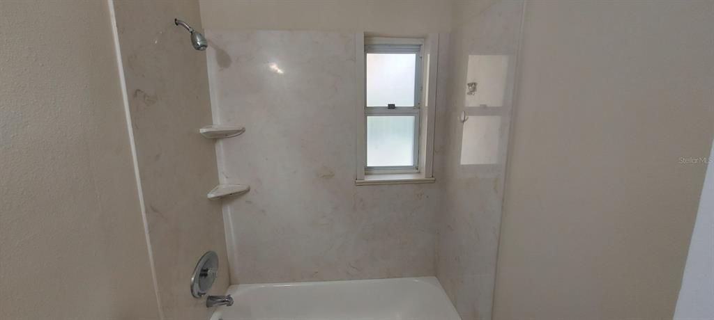 For Sale: $250,000 (3 beds, 1 baths, 836 Square Feet)