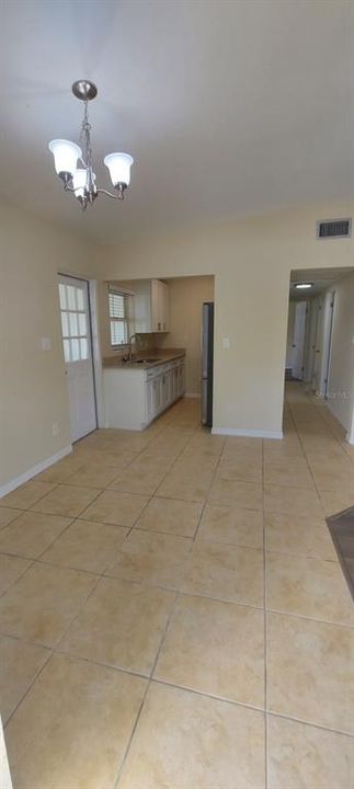 For Sale: $250,000 (3 beds, 1 baths, 836 Square Feet)