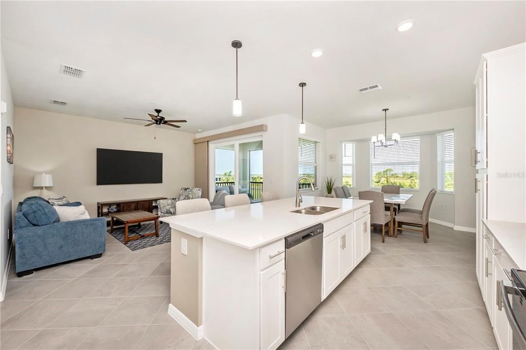 В аренду: $5,500 (2 спален, 2 ванн, 1154 Квадратных фут)