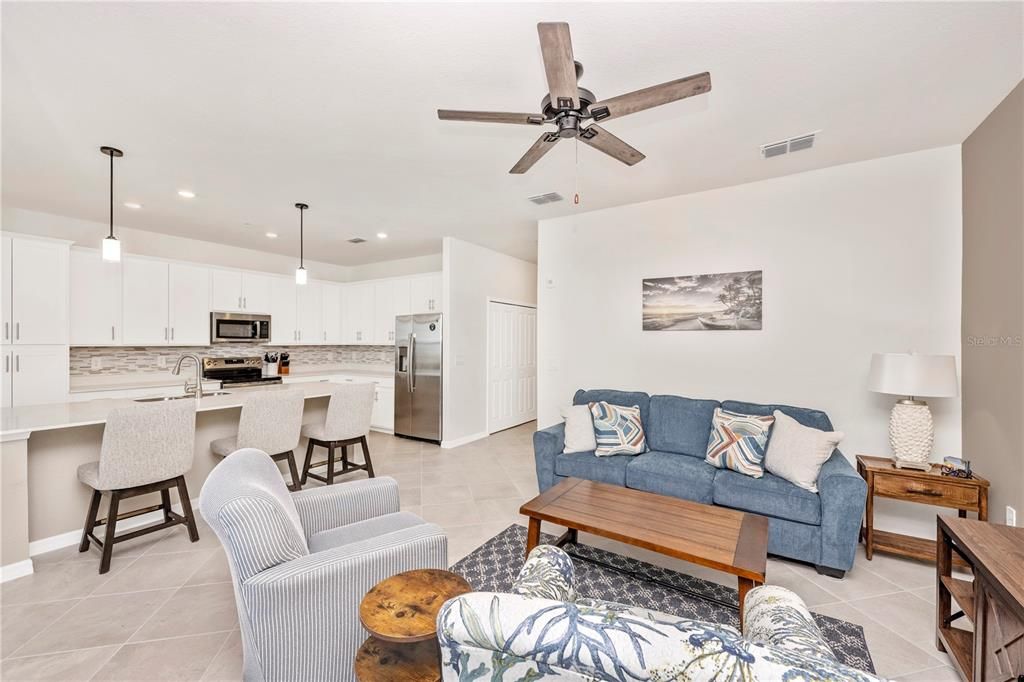 В аренду: $5,500 (2 спален, 2 ванн, 1154 Квадратных фут)