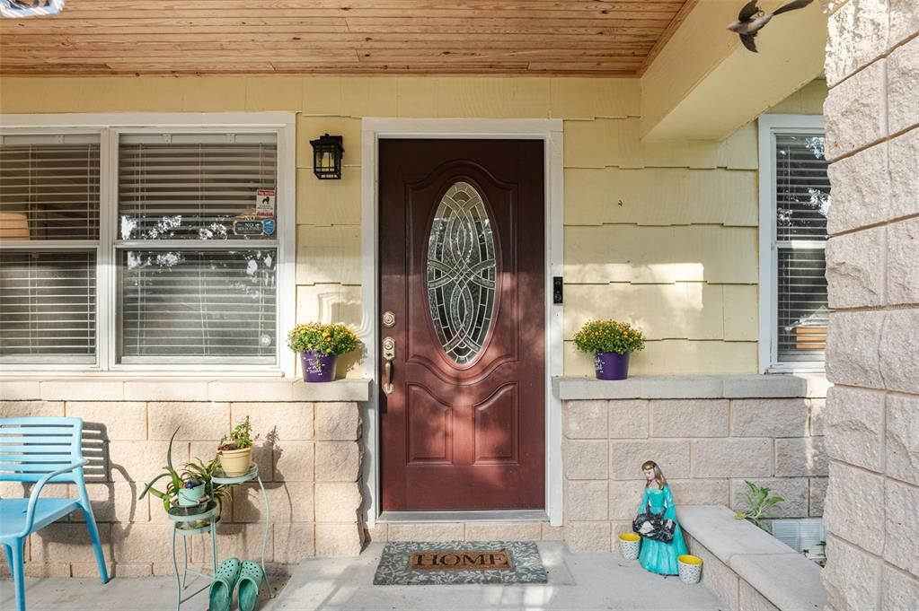 合同活跃: $254,900 (3 贝兹, 2 浴室, 1032 平方英尺)