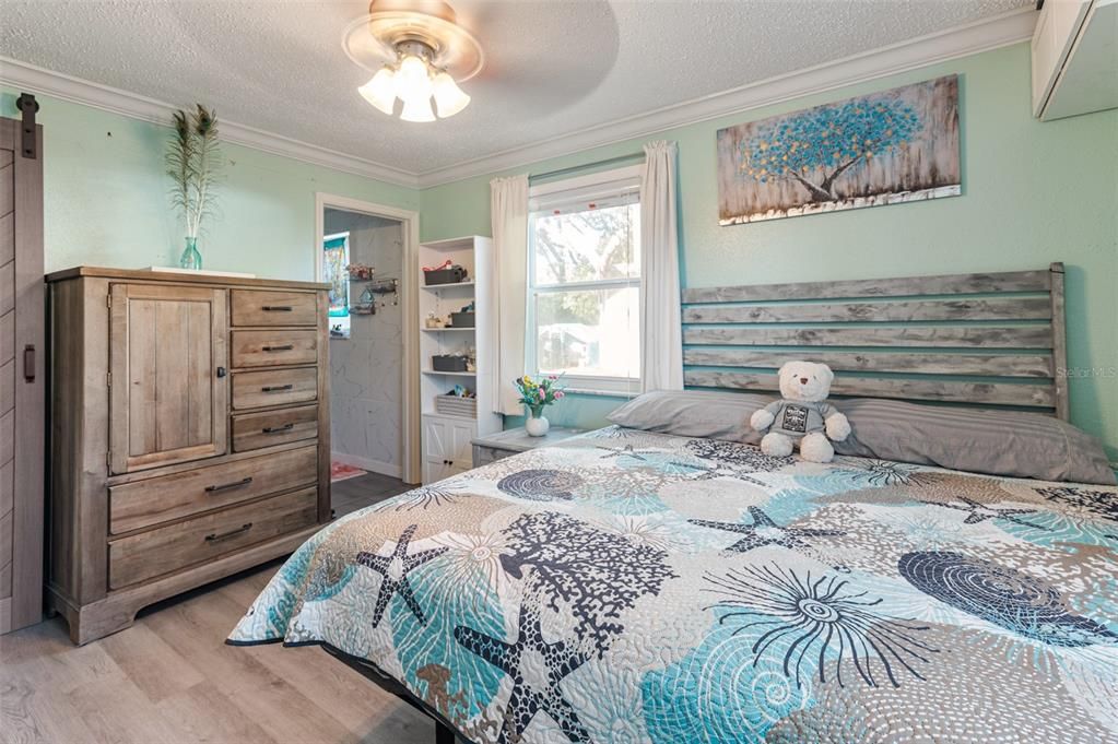 合同活跃: $254,900 (3 贝兹, 2 浴室, 1032 平方英尺)