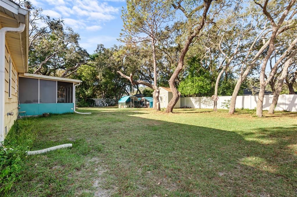 合同活跃: $254,900 (3 贝兹, 2 浴室, 1032 平方英尺)