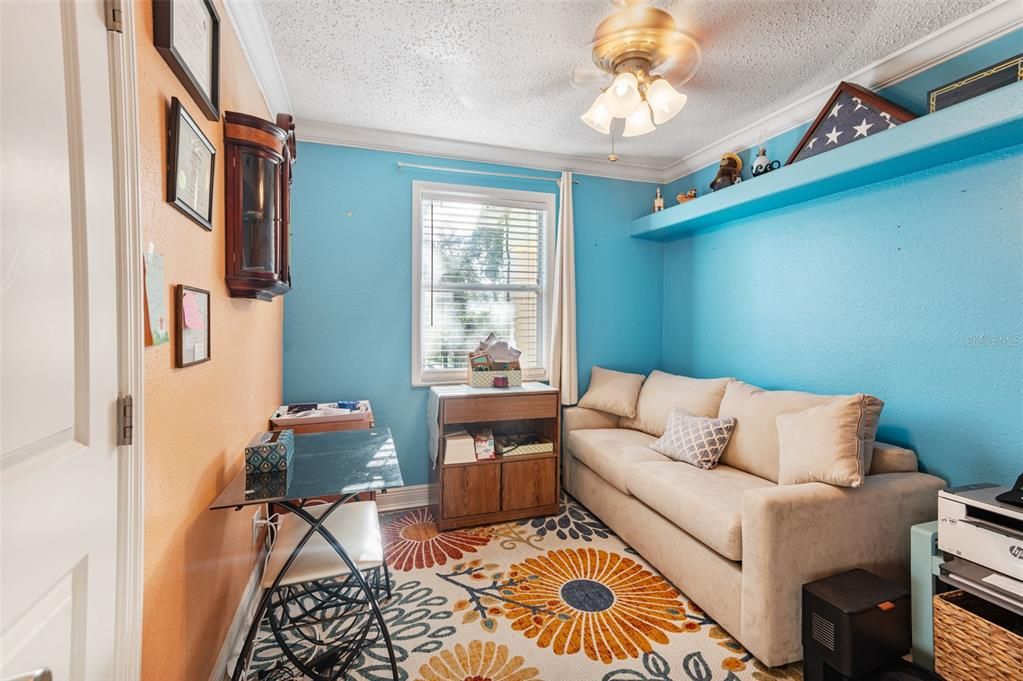 合同活跃: $254,900 (3 贝兹, 2 浴室, 1032 平方英尺)