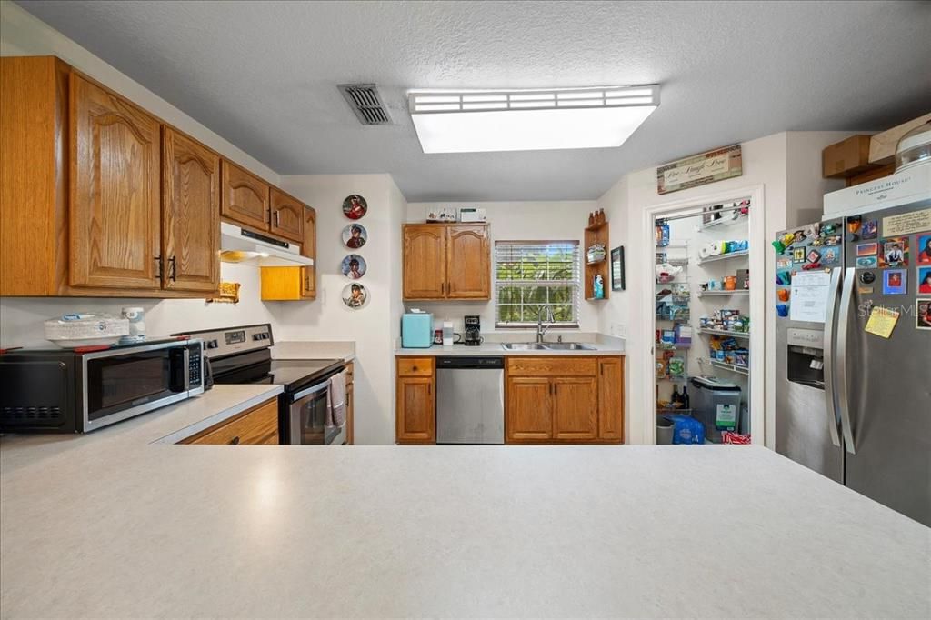 待售: $265,000 (2 贝兹, 1 浴室, 1200 平方英尺)