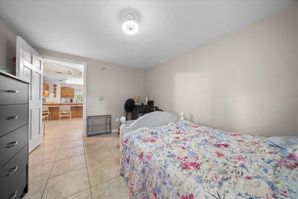 待售: $265,000 (2 贝兹, 1 浴室, 1200 平方英尺)