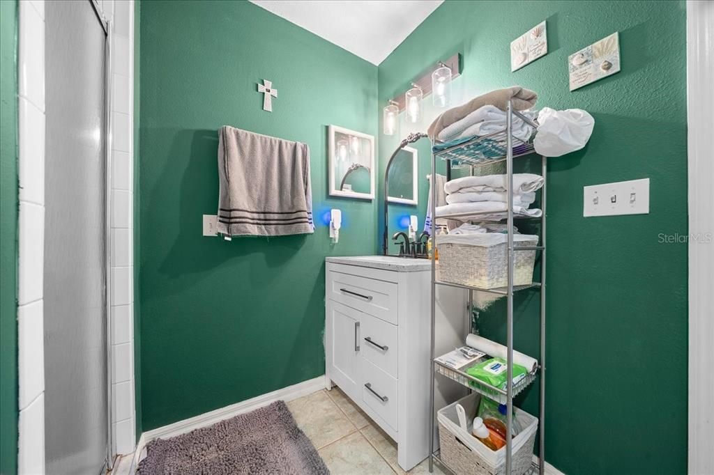 待售: $265,000 (2 贝兹, 1 浴室, 1200 平方英尺)