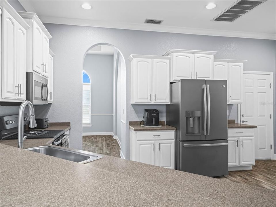 En Venta: $470,000 (4 camas, 3 baños, 2438 Pies cuadrados)