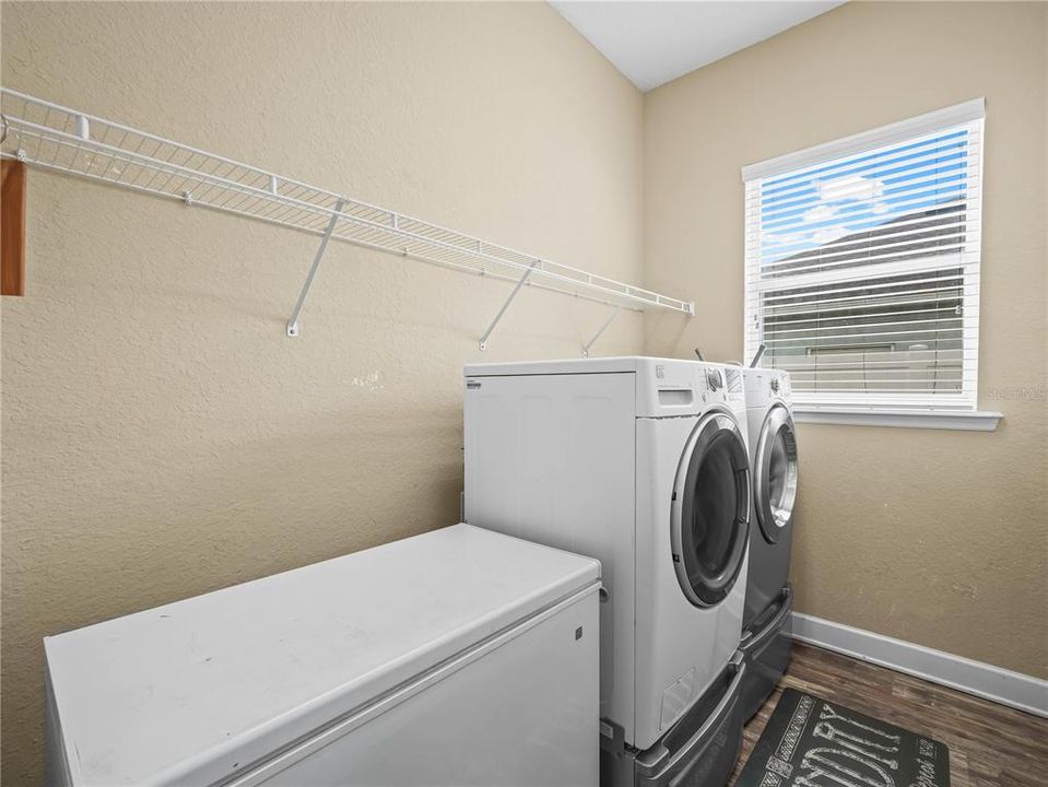 En Venta: $470,000 (4 camas, 3 baños, 2438 Pies cuadrados)