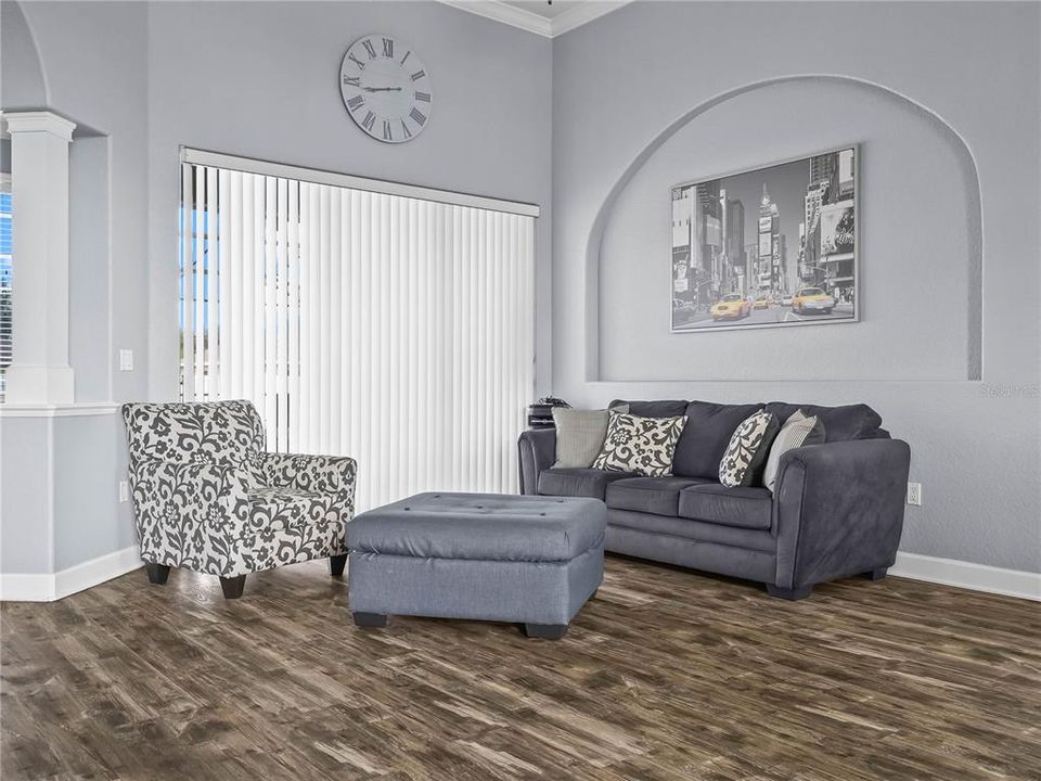 En Venta: $470,000 (4 camas, 3 baños, 2438 Pies cuadrados)