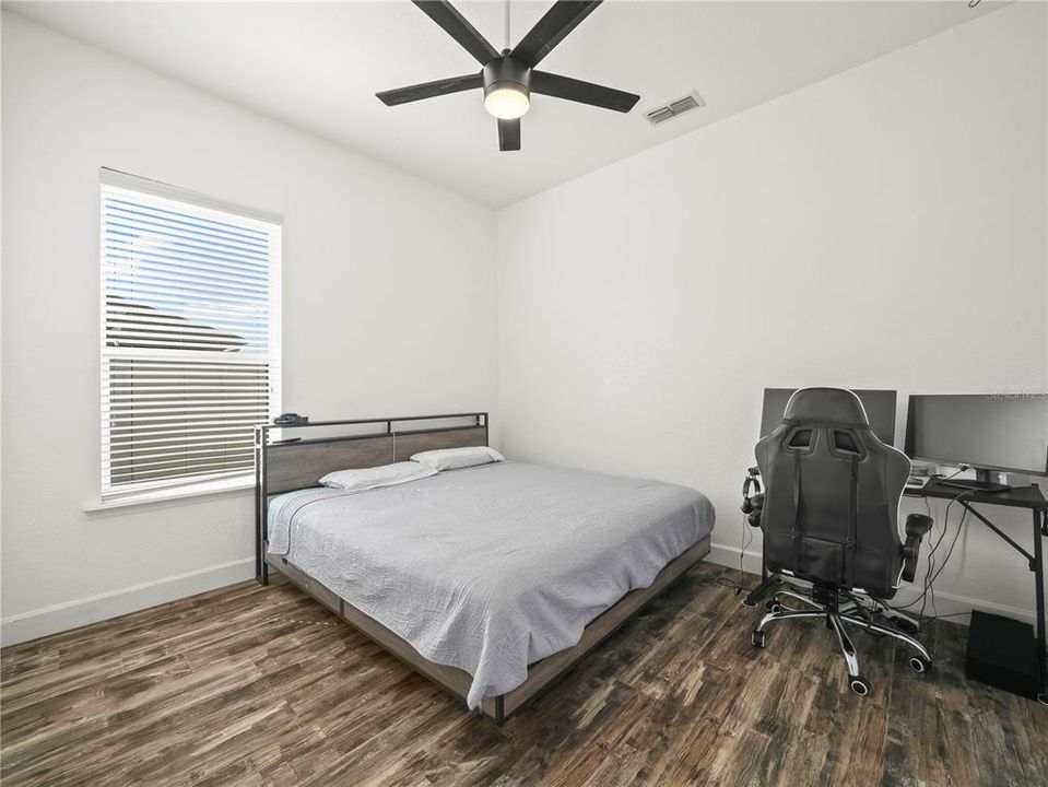 En Venta: $470,000 (4 camas, 3 baños, 2438 Pies cuadrados)