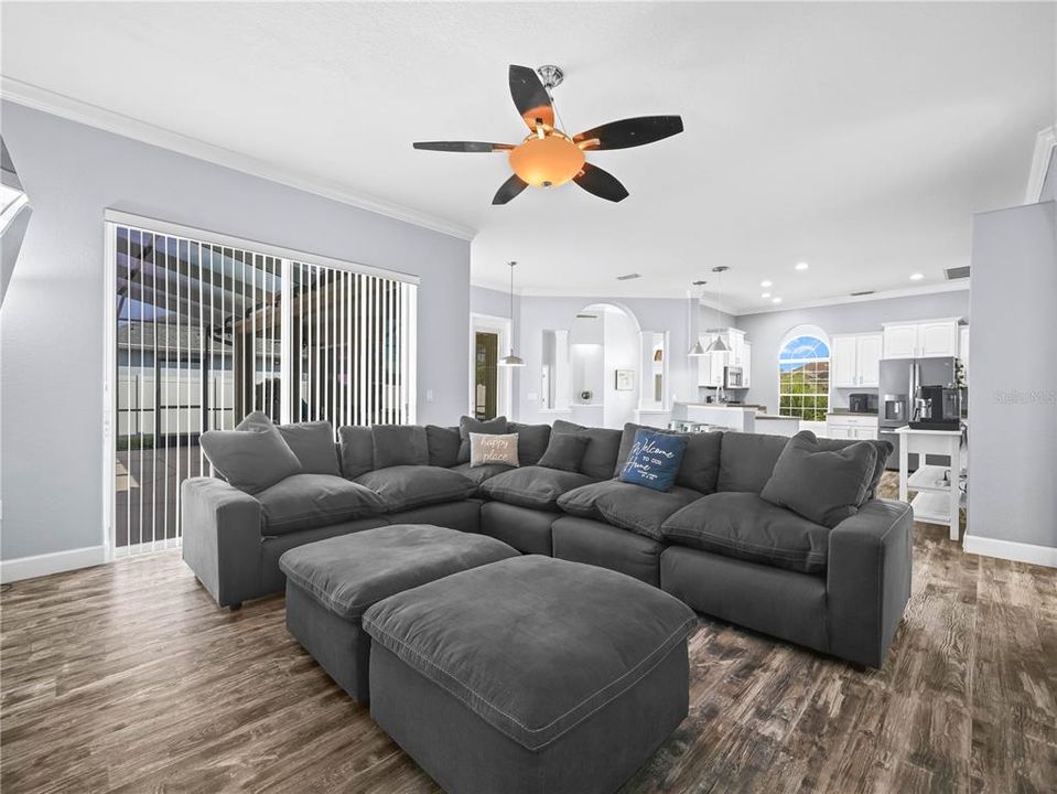 En Venta: $470,000 (4 camas, 3 baños, 2438 Pies cuadrados)