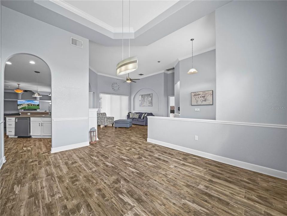 En Venta: $470,000 (4 camas, 3 baños, 2438 Pies cuadrados)