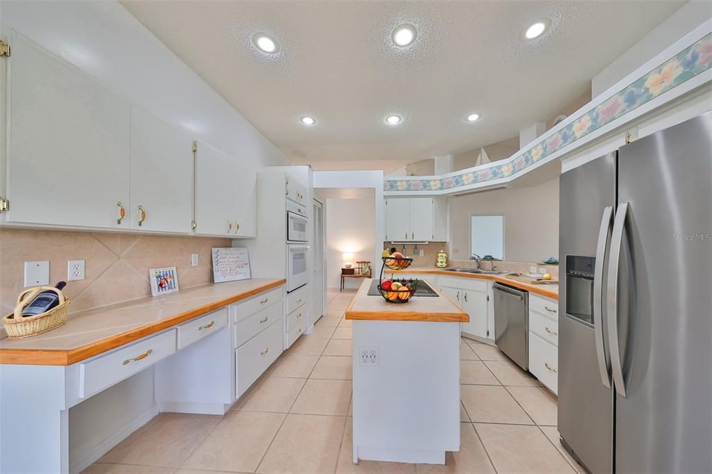 For Sale: $210,000 (2 beds, 2 baths, 1825 Square Feet)