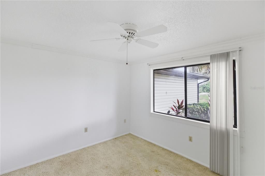 For Sale: $215,250 (2 beds, 2 baths, 945 Square Feet)