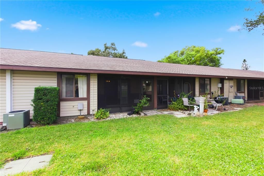 For Sale: $215,250 (2 beds, 2 baths, 945 Square Feet)