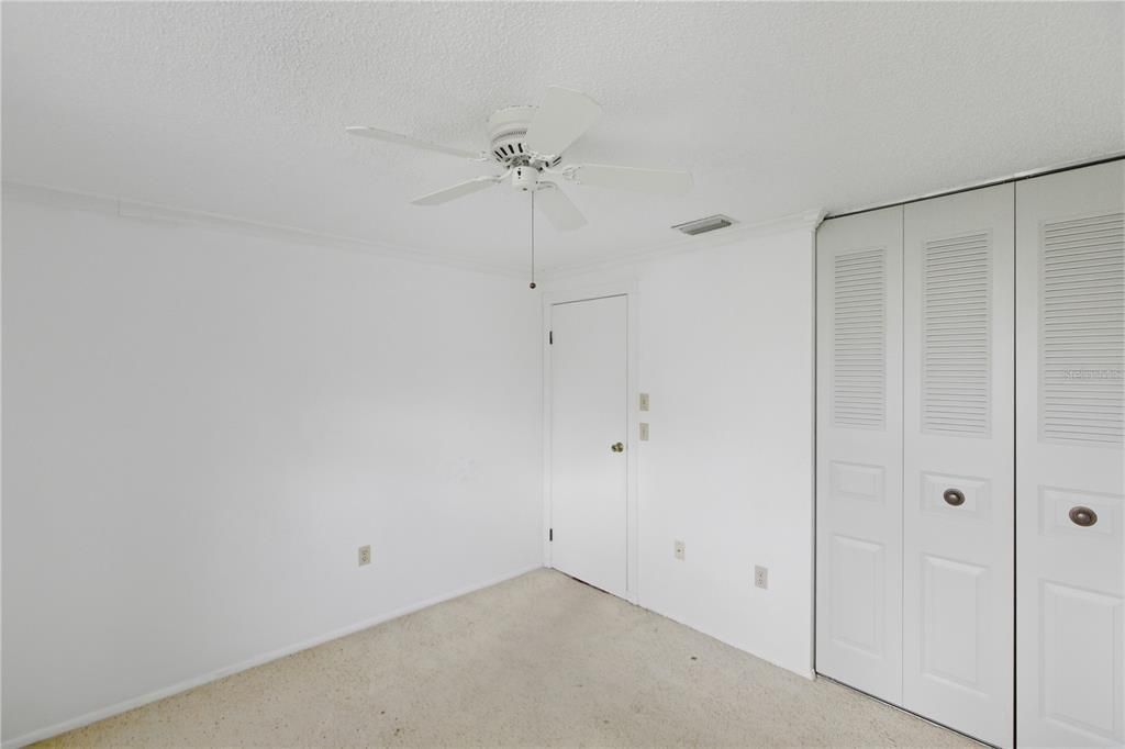 For Sale: $215,250 (2 beds, 2 baths, 945 Square Feet)