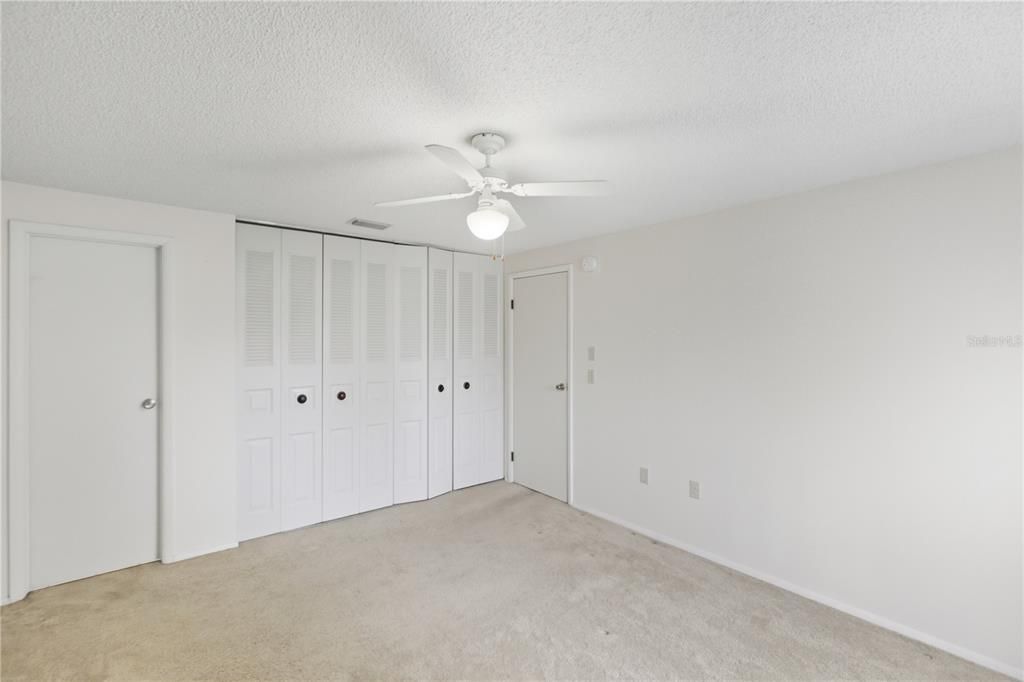 For Sale: $215,250 (2 beds, 2 baths, 945 Square Feet)