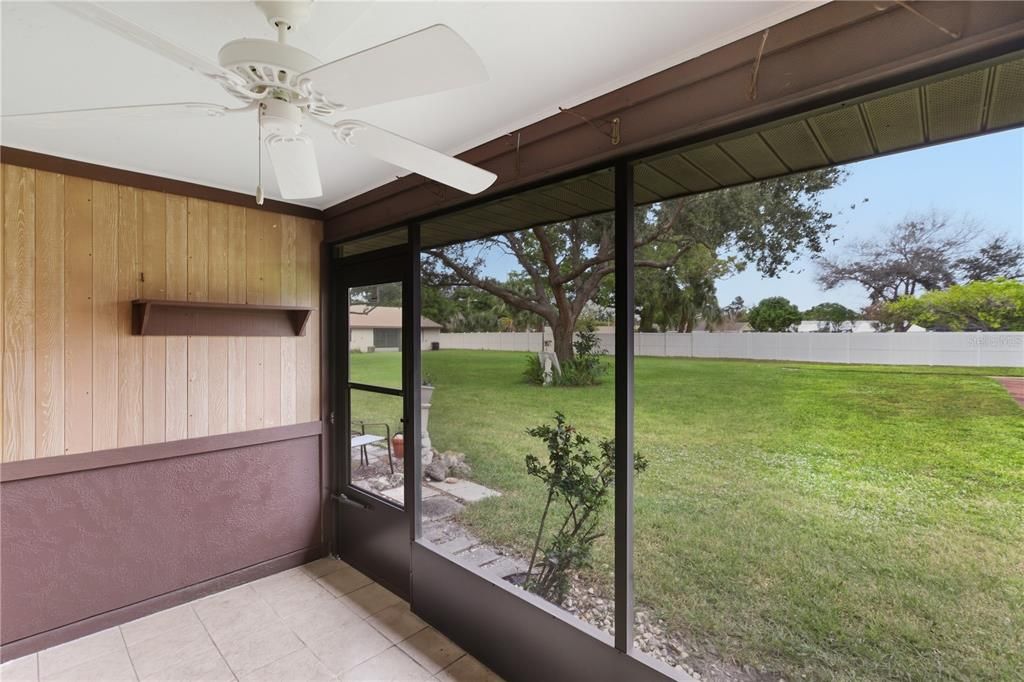 For Sale: $215,250 (2 beds, 2 baths, 945 Square Feet)