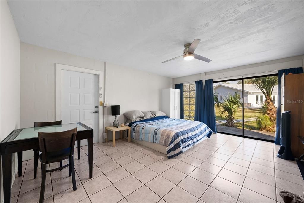 En Venta: $1,300,000 (4 camas, 3 baños, 2474 Pies cuadrados)