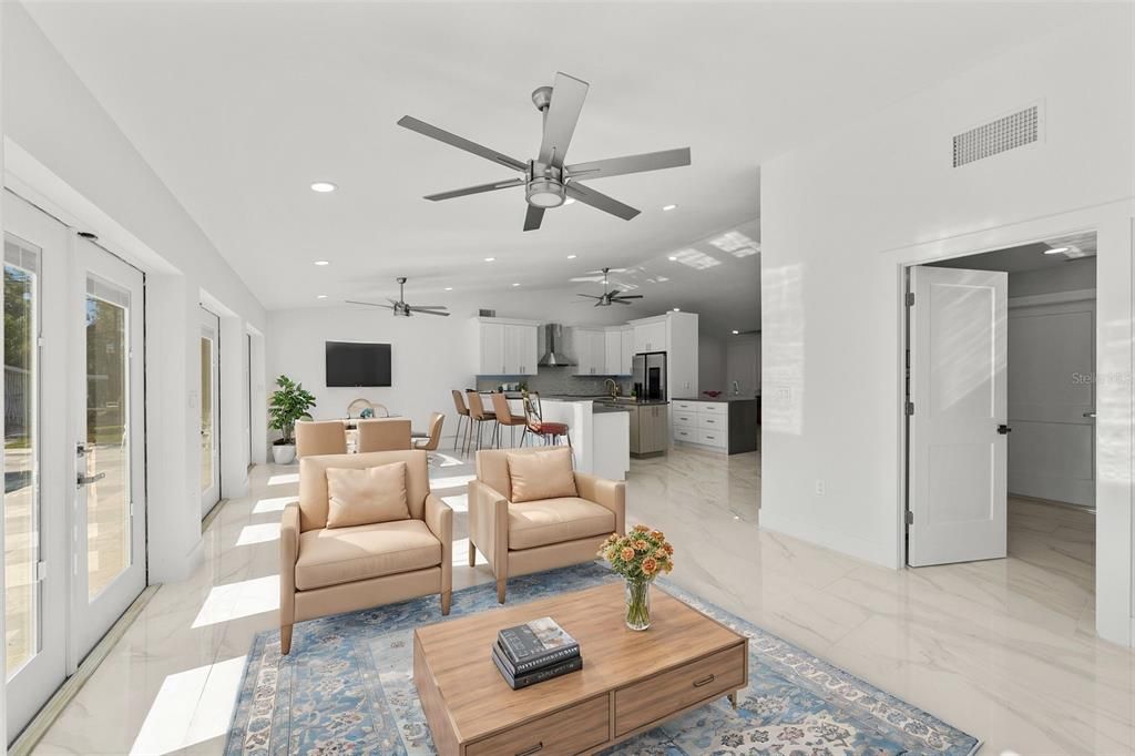 En Venta: $1,300,000 (4 camas, 3 baños, 2474 Pies cuadrados)