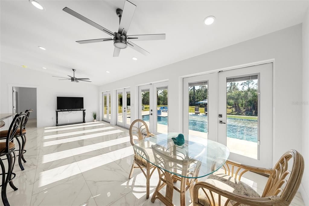 En Venta: $1,300,000 (4 camas, 3 baños, 2474 Pies cuadrados)