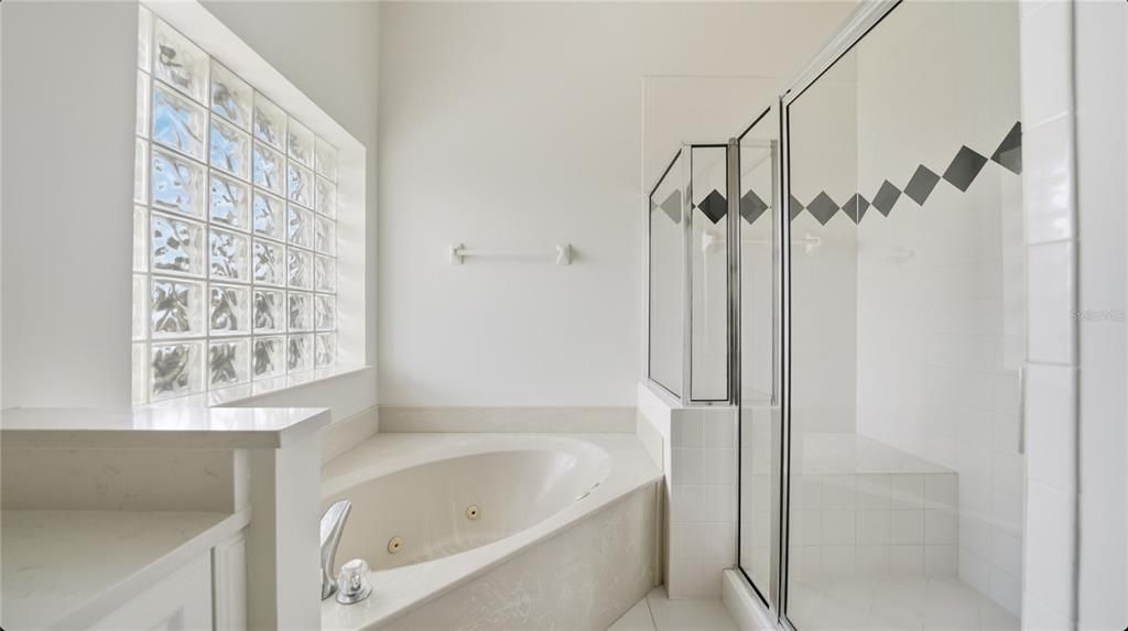 待售: $825,000 (3 贝兹, 2 浴室, 2220 平方英尺)