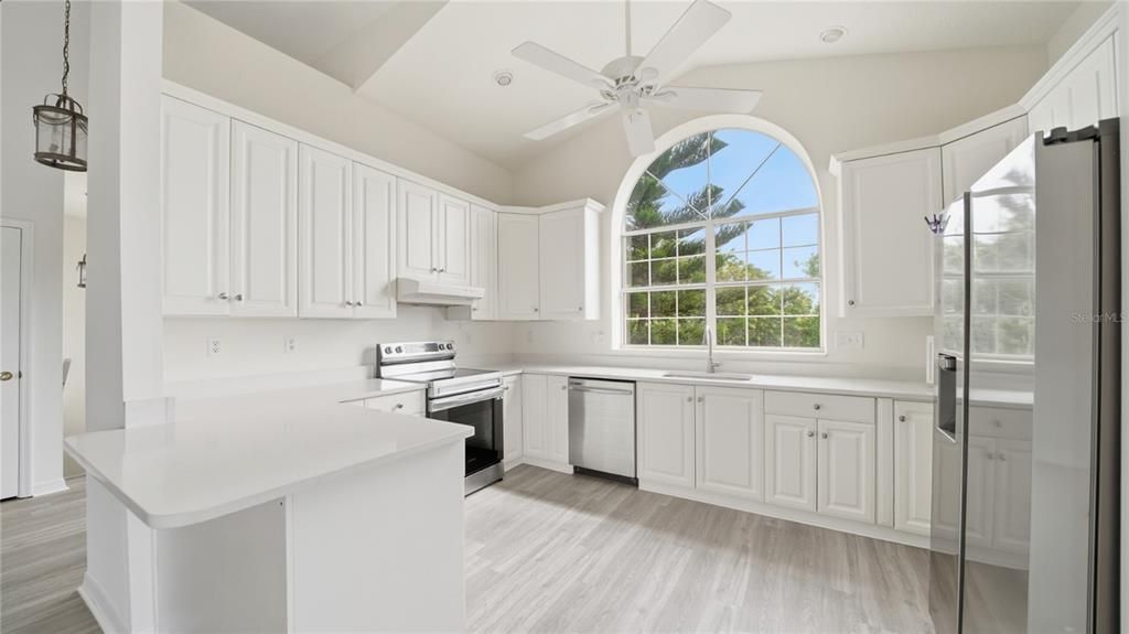 待售: $825,000 (3 贝兹, 2 浴室, 2220 平方英尺)