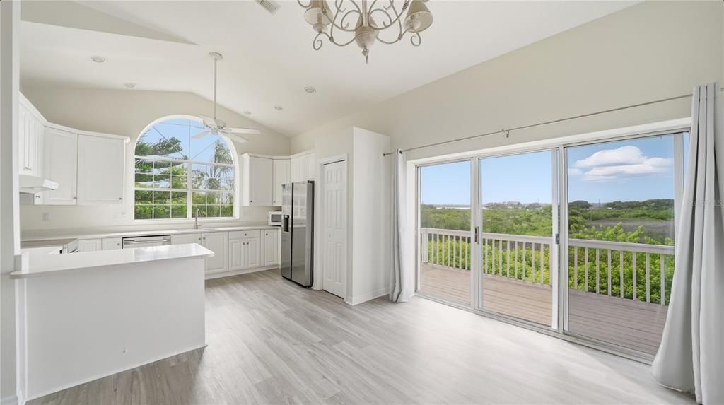 待售: $825,000 (3 贝兹, 2 浴室, 2220 平方英尺)