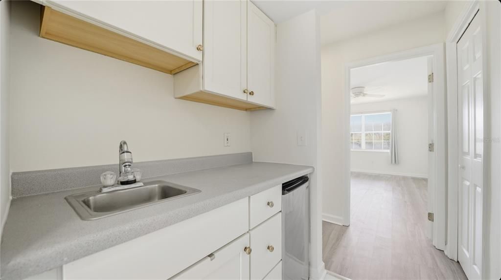 待售: $825,000 (3 贝兹, 2 浴室, 2220 平方英尺)